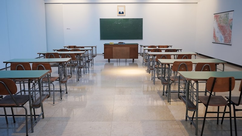 How to lease lockers for your school